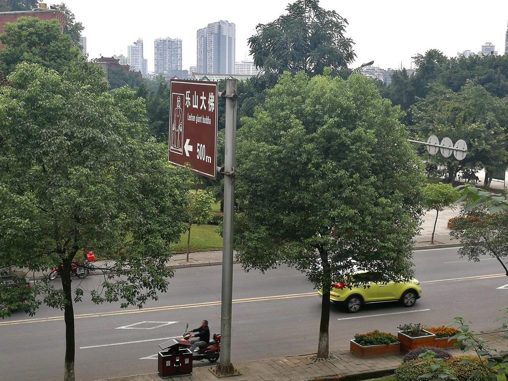 Peace Inn The Leshan Giant Buddha Branch المظهر الخارجي الصورة